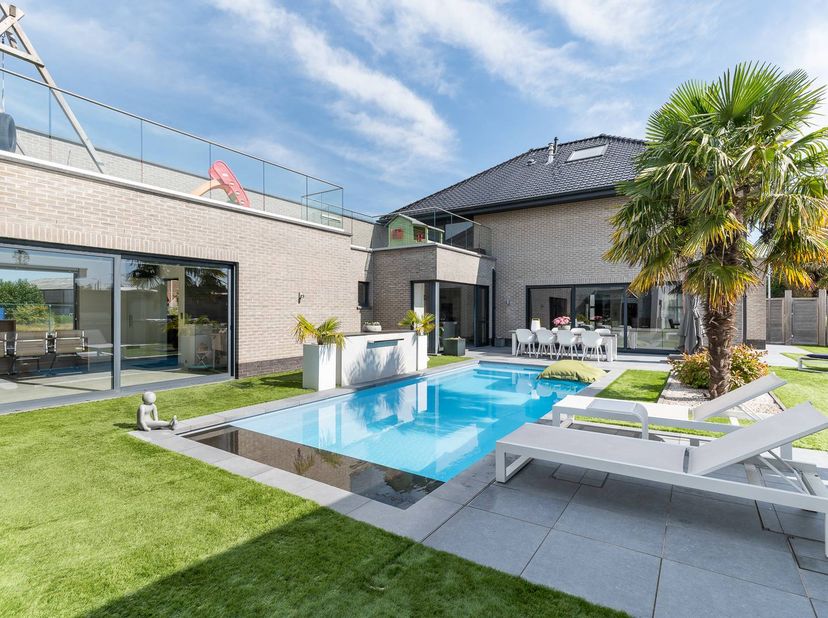 Bent u op zoek naar een luxueuze villa met opslag- of werkplaats?  Zoek dan niet verder en plan snel je bezoek in via Dewaele.com.<br />
<br />
Dit ei