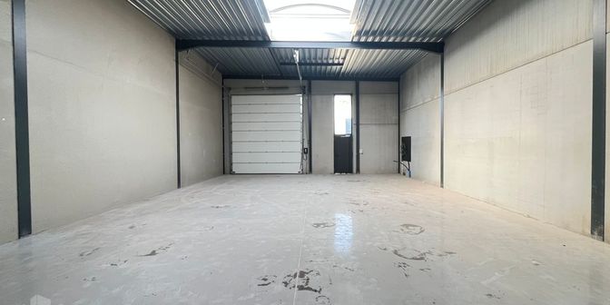 Bedrijfsvastgoed te koop in Sarosstraat 16, 9290 Berlare