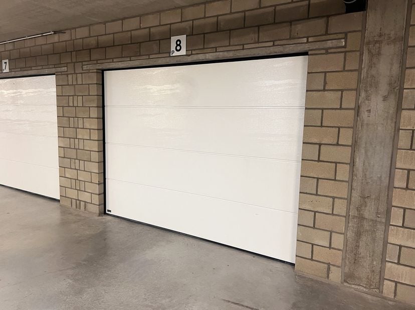 Garage te koop in Sint-Rochusstraat 10,
                    8800 Roeselare