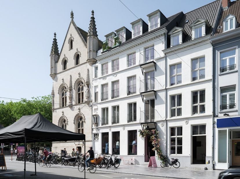 Découvrez ce bien immobilier exclusif via : https://thibaultfiers.be/eigendom/wonen-op-een-absolute-toplocatie-exclusief-instapklaar-stadsappartement/