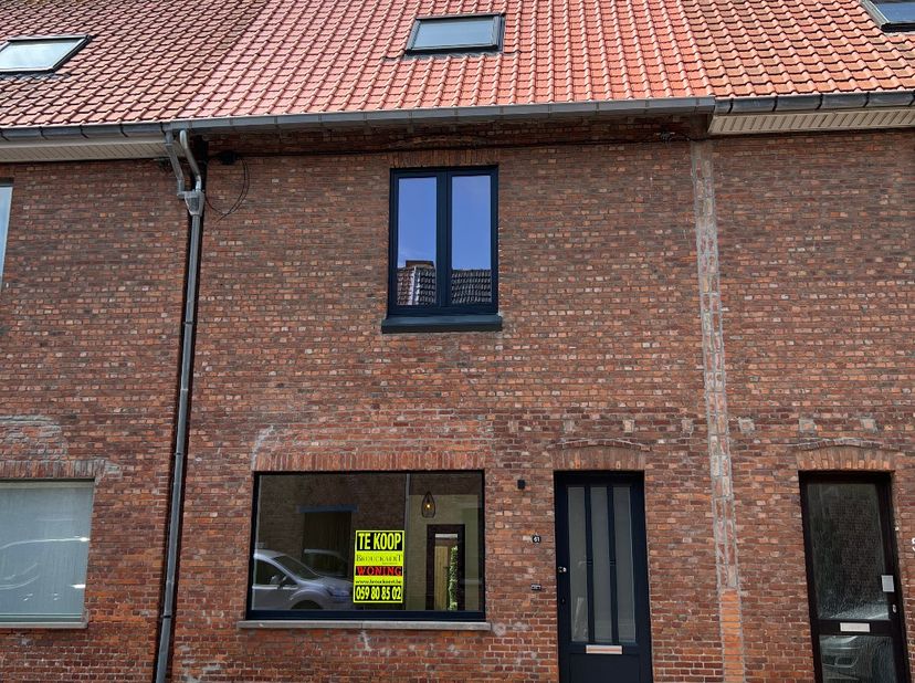 TE KOOP Instapklare en karaktervolle rijwoning  gelegen in de Werkzaamheidstraat 61 te  Oostende<br />
<br />
Op zoek naar een charmante woning aan ze