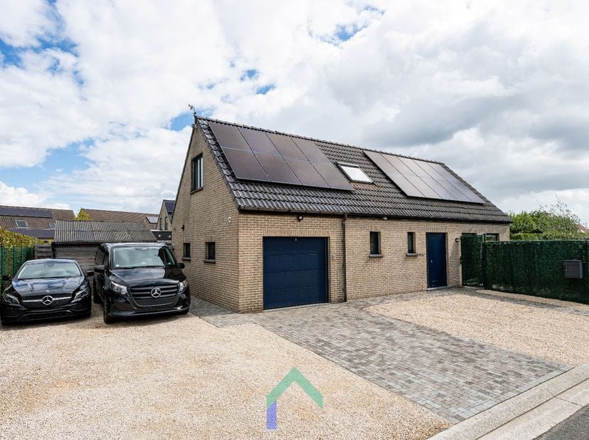 Huis te koop in Emiel Hullebroeckstraat 4,
                    8710 Wielsbeke