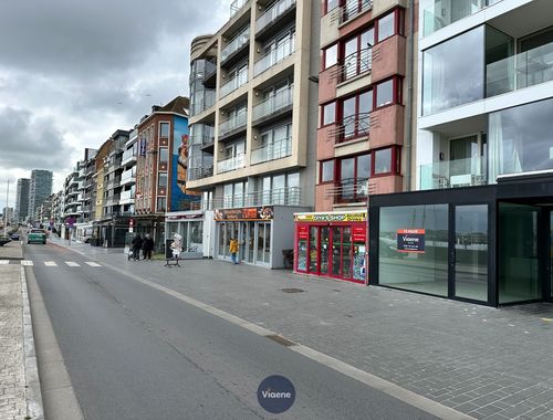                                         Handelsgelijkvloers te huur in Oostende, € 1.500

