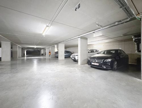                                         Staanplaats te koop in Brussel, € 90.000
