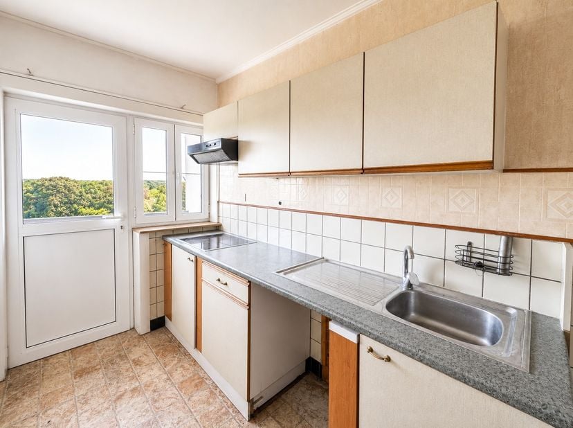 Lichtrijk appartement met 2 terrassen. Rustig gelegen in residentie van Eyck op wandelafstand van het centrum.<br />
<br />
INDELING: <br />
Inkomhal,