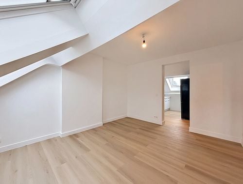                                         Appartement à louer à Uccle, € 1.150
