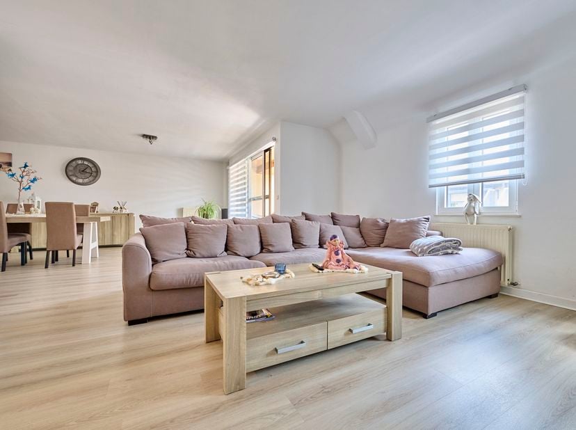 EXCLUSIEF EN RIANT WONEN Gigantische duplex van 204 m²  met 3 slaapkamers, 2 badkamers en garage in hartje Lommel<br />
Op zoek naar de indrukwekkende