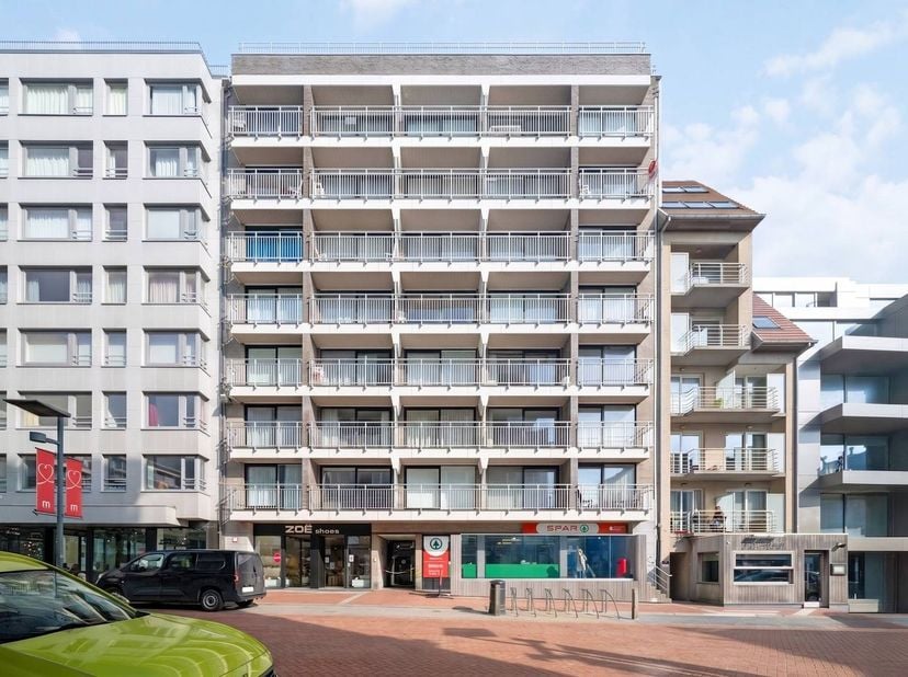 De studio is mooi onderhouden en is gelegen in de residentie President, een zeer goed onderhouden gebouw. Er is een bedkast voorzien met extra opbergr