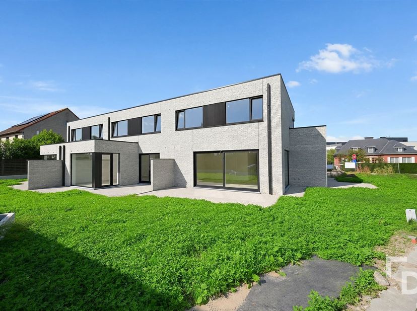 Huis te koop in Briekestraat 1,
                    8900 Sint-Jan
