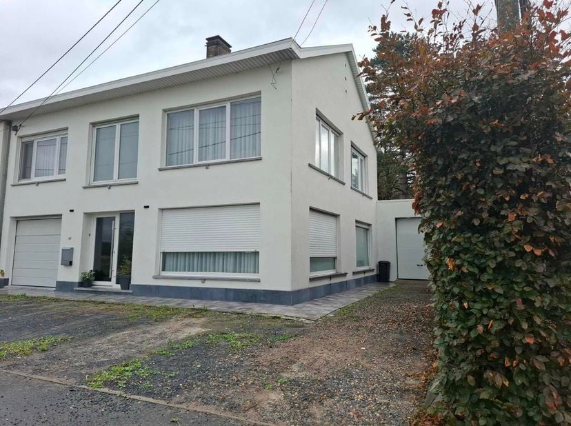 Huis te koop in Krommebeekstraat 26,
                    8800 Beveren