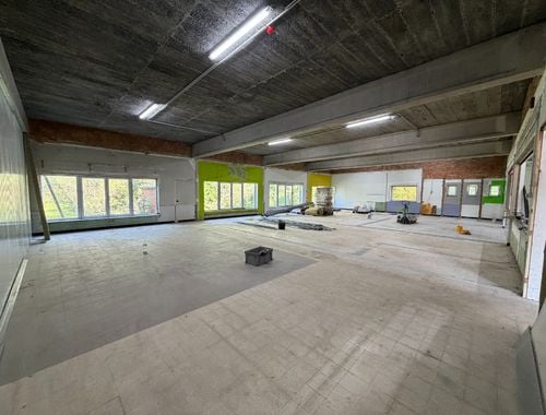                                         Magazijn zonder bureel te huur in Werchter, € 1.300
