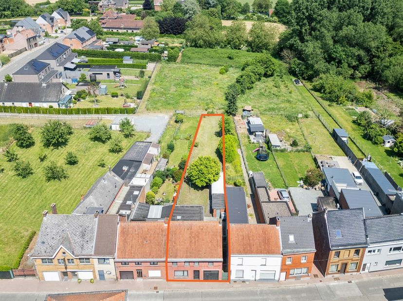 BEZOEKDAG ZATERDAG 25 JULI 2026 VANAF 10U (ENKEL OP AFSPRAAK!!)<br />
ZOTTEGEM - Te renoveren woning op perceel van ca. 5a 75ca <br />
Bent u op zoek