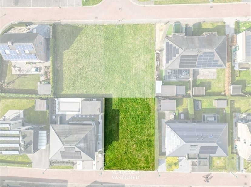 Emplacement<br />
Ces 2 terrains à bâtir sont situés dans un quartier résidentiel calme et résidentiel.<br />
Grâce à l'accès aisé au centre-ville, au
