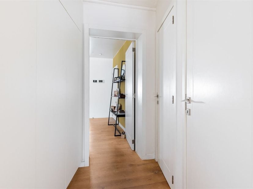 Ruim en instapklaar duplex appartement met zonneterras en 4 slaapkamers<br />
Op een strategische ligging in Schilde bevindt zich dit verzorgd duplex