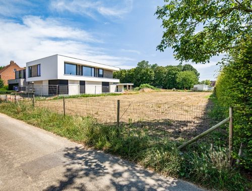                                         Bouwgrond te koop in Aartselaar, € 475.000
