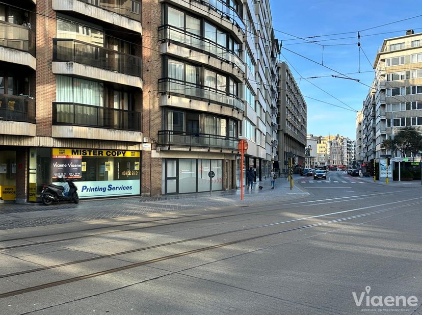 Bedrijfsvastgoed te huur in Koningsstraat 27,
                    8400 Oostende