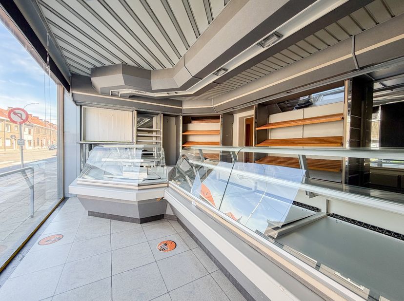 Bedrijfsvastgoed te koop in ,
                    9700 Oudenaarde