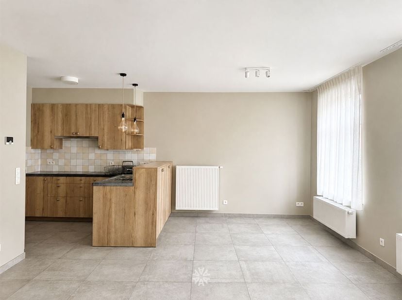 DE PINTE - Pintestraat 42: Ben je op zoek naar een lichtrijk en gelijkvloers appartement in centrum De Pinte? Lees dan snel even verder.<br />
<br />