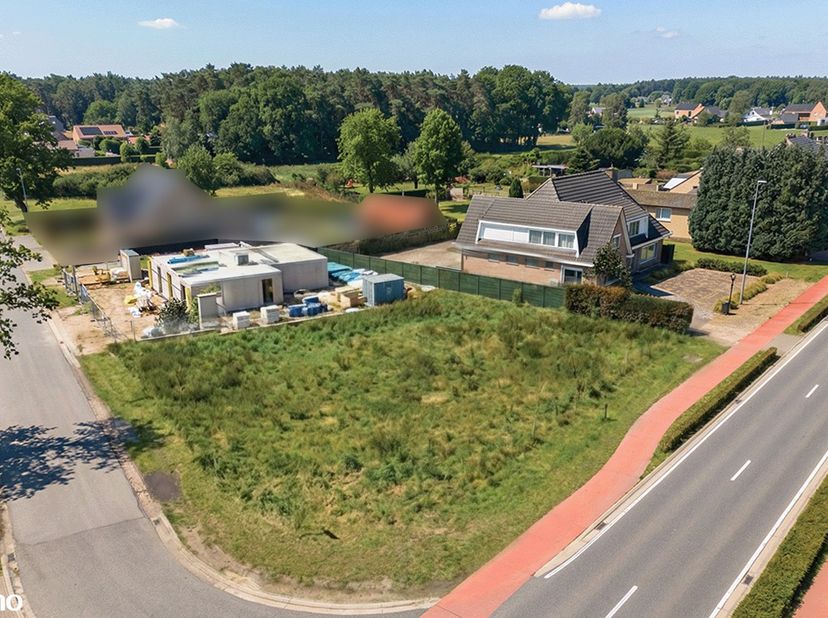 Terrain à vendre
                    à 3665 As