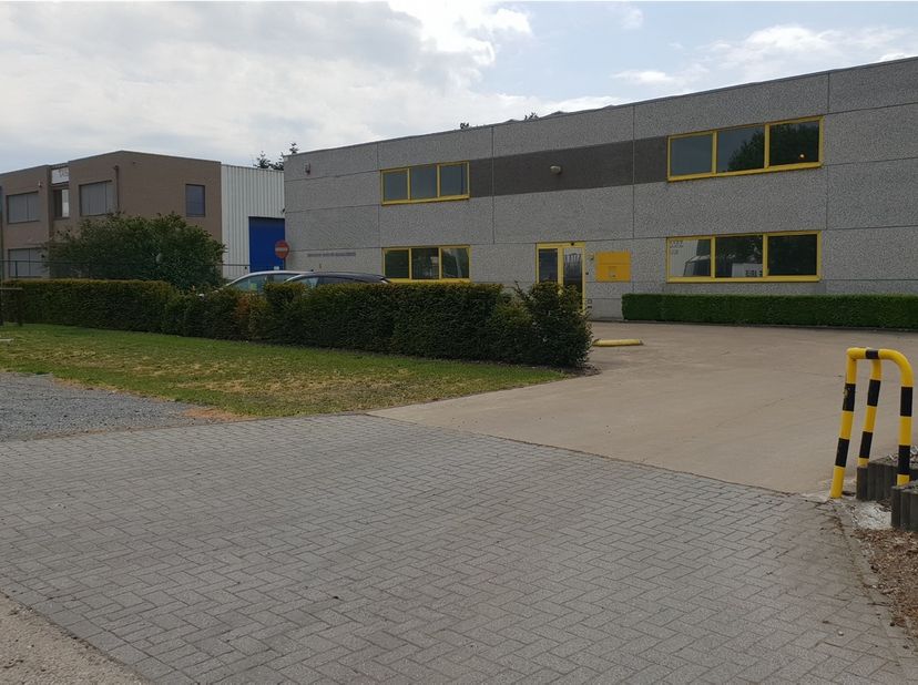 Bedrijfsvastgoed te koop in Moerbroek 18,
                    2270 Herenthout