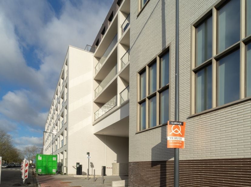 Garage te huur in Henri Dunantlaan - Einde Were -1,
                    9000 Gent