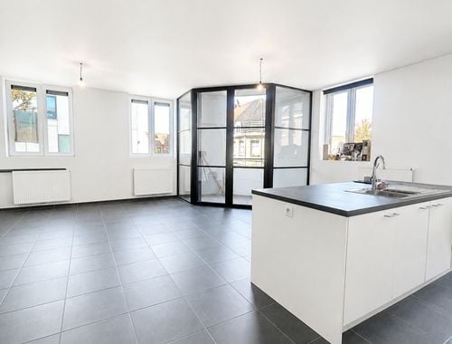                                         Appartement à louer à Ieper, € 740
