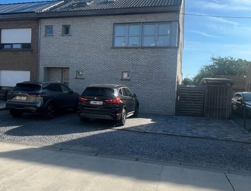                                         Gelijkvloers app. te huur in Waregem, € 830
