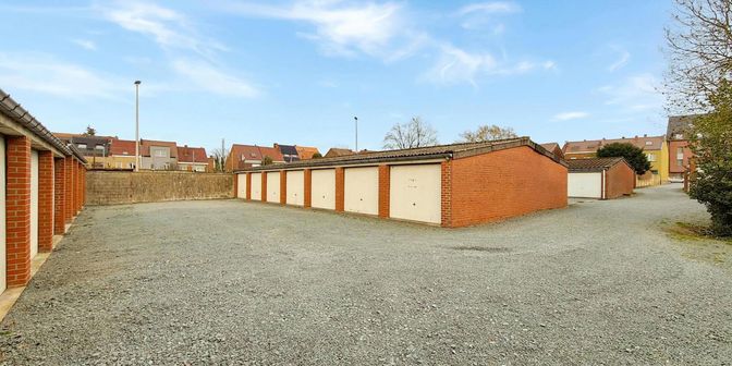 Garage te huur in Rue du Patronage 35+ bus 35, 7850 Edingen