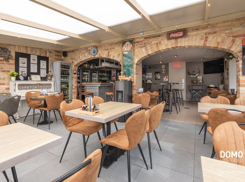 Bien professionnel à vendre
                    à 3510 Kermt