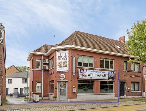                                         Commerce à vendre à Booischot, € 237.000
