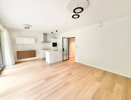                                         Appartement te huur in Ukkel, € 1.630

