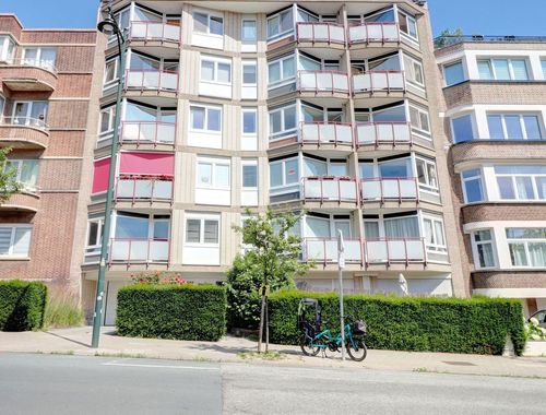                                         Appartement à louer à Auderghem, € 1.200
