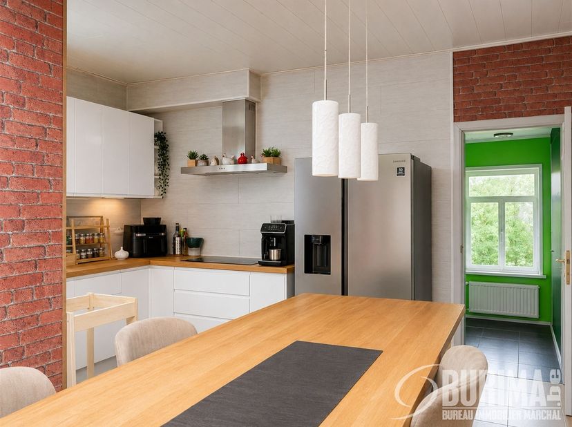 Huis met omheinde tuin, ideaal als eerste woning<br />
Bruto oppervlakte 75 m², verwarmde oppervlakte 110 m² volgens het CPE-PEB-certificaat<br />
Bie