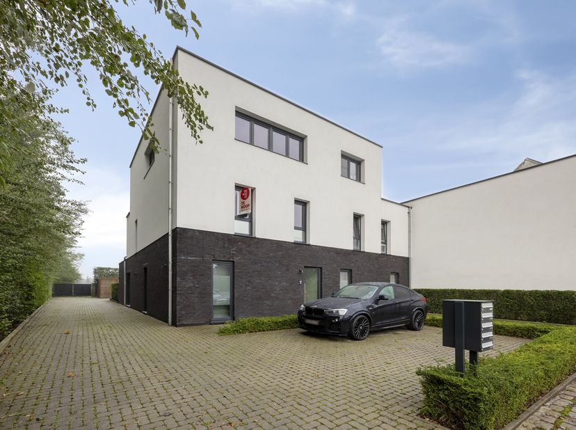 Appartement te koop in Gentsesteenweg 72 bus 101,
                    9900 Eeklo