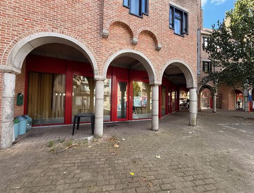                                         Rez-de-chaussée commercial à vendre à Menen, € 90.000
