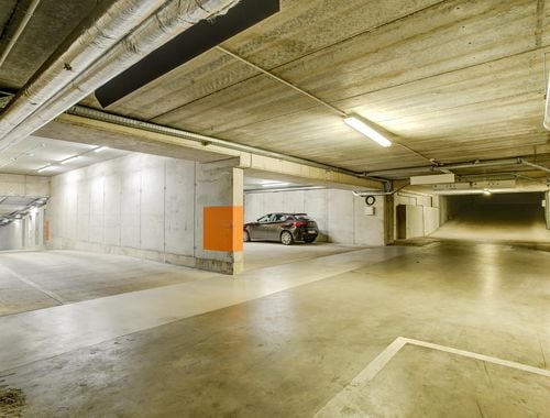                                         Staanplaats te koop in Brussel, € 30.000
