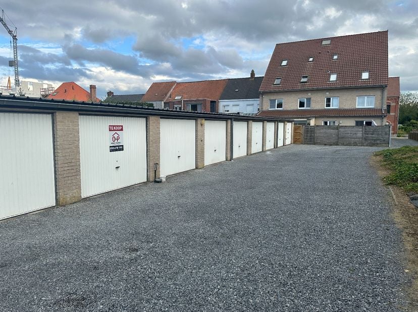 Garage te koop in Kortemarkstraat 45,
                    8820 Torhout