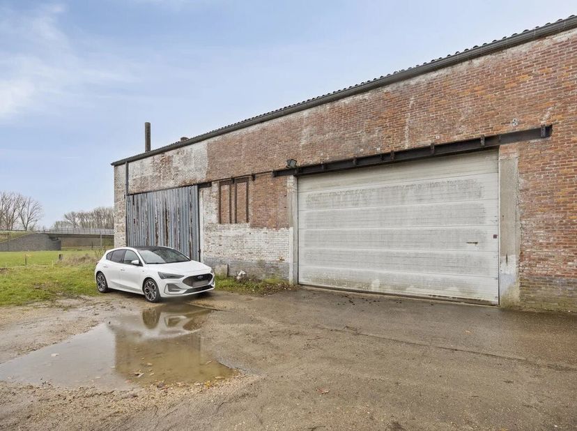 Bien professionnel à vendre
                    à 3590 Diepenbeek