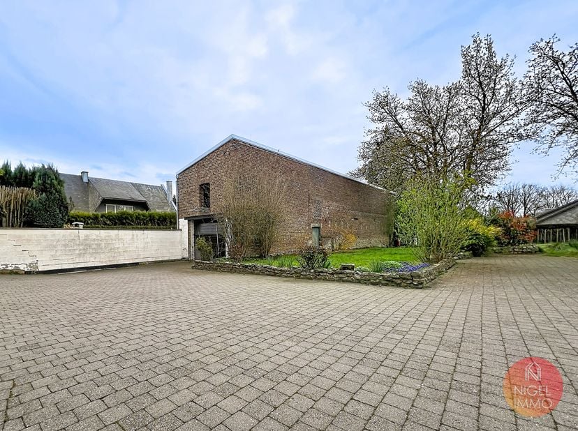 Bedrijfsvastgoed te koop
                    in 4342 Hognoul