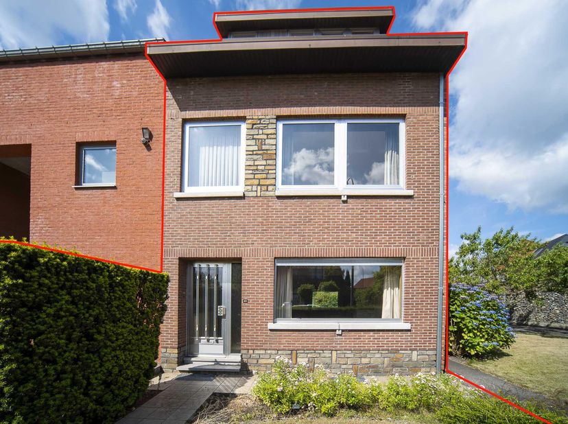 CENTRAAL GELEGEN WONING<br />
<br />
Woning gelegen in de Banneuxwijk in een aangename woonomgeving met een uitstekende bereikbaarheid.<br />
Binnen v