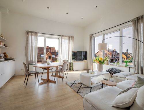                                         Usage mixte à vendre à Zwijnaarde, € 389.000
