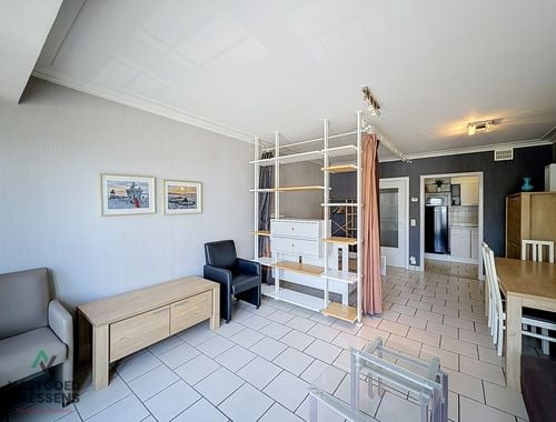                                         Studio avec coin lit à louer à Oostende, € 650
