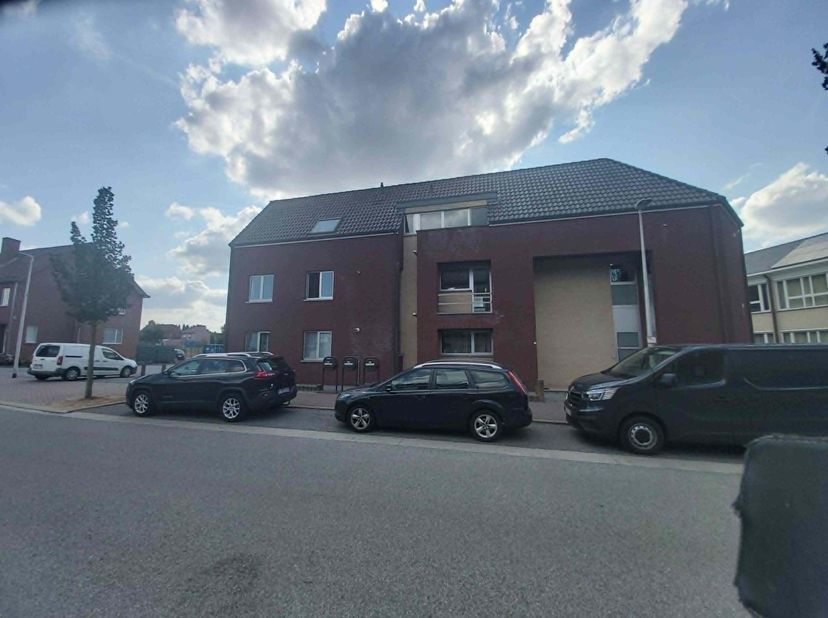 Appartement 1e verdieping GEEN GEMEENSCH. KOSTEN toplocatie Diepenbeek centrum<br />
Ruim (141m²) instapklaar appartement op toplocatie Diepenbeek cen