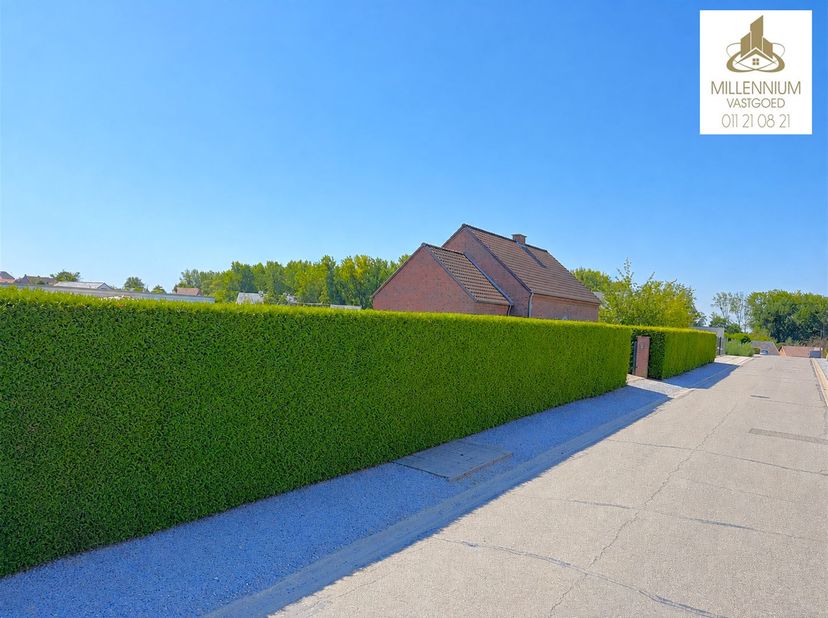 Ruime karaktervolle woning met verwarmd zwembad op 10a70ca<br />
Wonen, ontspannen en genieten van uw eigen stukje vakantie – elke dag opnieuw.<br />