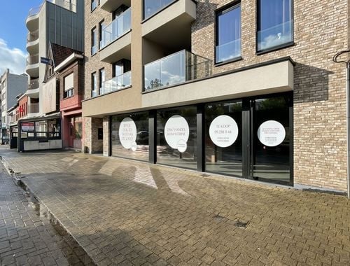                                         Bâtiment commercial à vendre à Zelzate, € 375.000
