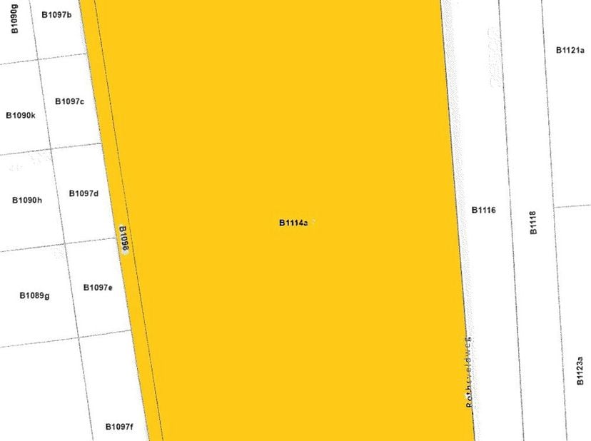Perceel landbouwgrond ca. 663 m² + perceel bosgrond ca. 17.382 m² gelegen achter de kerk van St.-Jan aan Gerheide - Balen.<br />
Kadastraal gekend ond