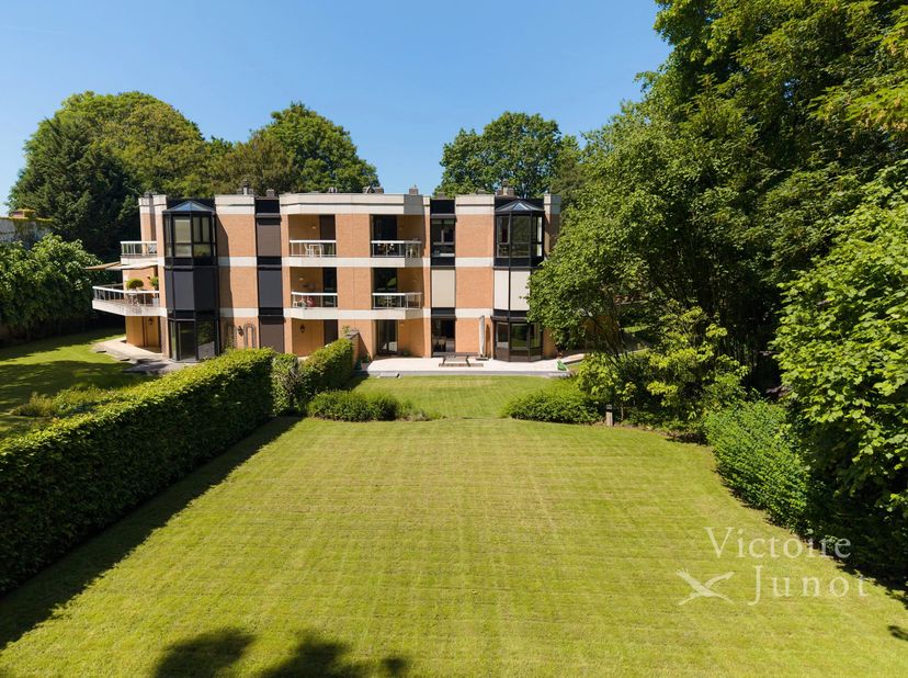 Appartement te koop in ,
                    1180 Ukkel
