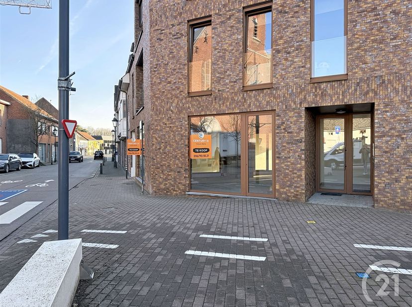 Bien professionnel à vendre
                    à 3128 Baal
