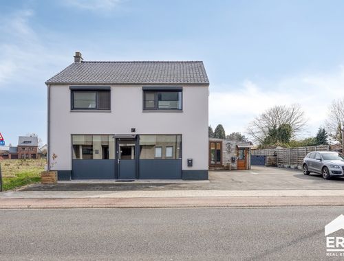                                         Handelspand met woonst te koop in Lommel, € 495.000
