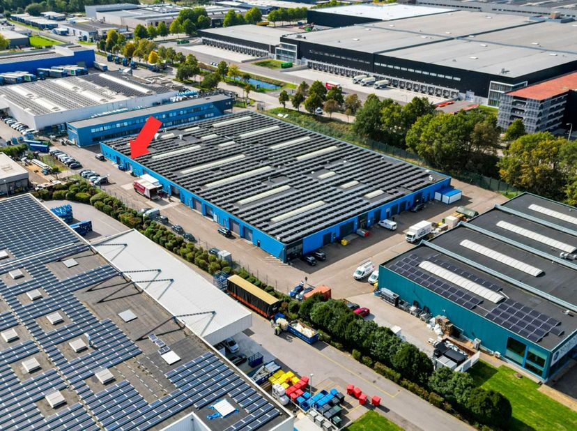 KMO UNIT 9A, 240m², te huur in Industriepark ‘Klein Gent’, strategisch gelegen bij de op- en afrit 21 Herentals-Industrie van de E-313. Beschikbaarhei